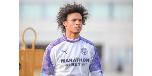 Sané is officieel gelanceerd in Bayern München No. 10-voetbalshirts